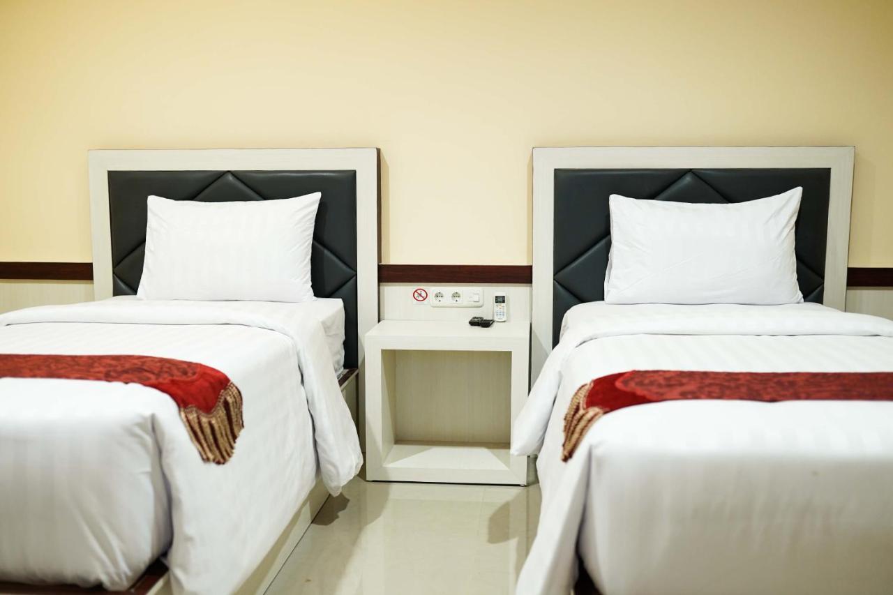Grand Buana Lestari Hotel Padang Kültér fotó